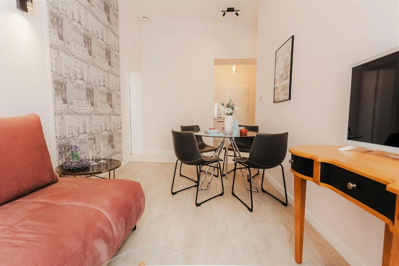 Delux Apartament Oldtown Kochanowskiego 30 Krakow 0*,  Poland